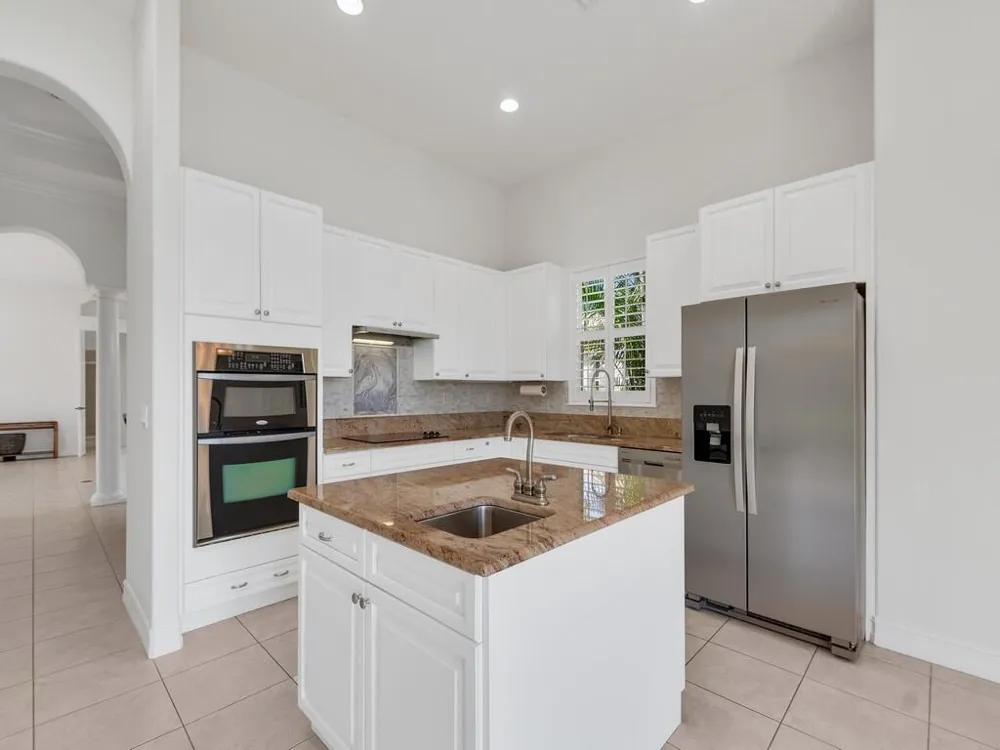 1208 Riverwind Circle Vero Beach, FL 32967