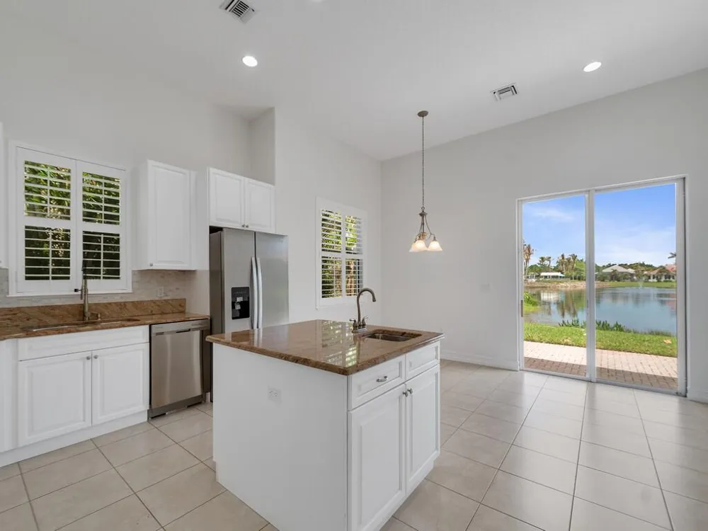 1208 Riverwind Circle Vero Beach, FL 32967
