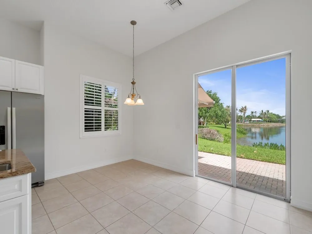 1208 Riverwind Circle Vero Beach, FL 32967