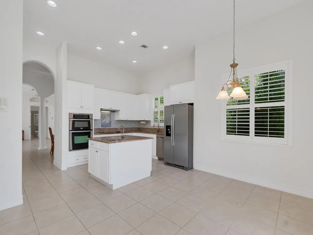 1208 Riverwind Circle Vero Beach, FL 32967
