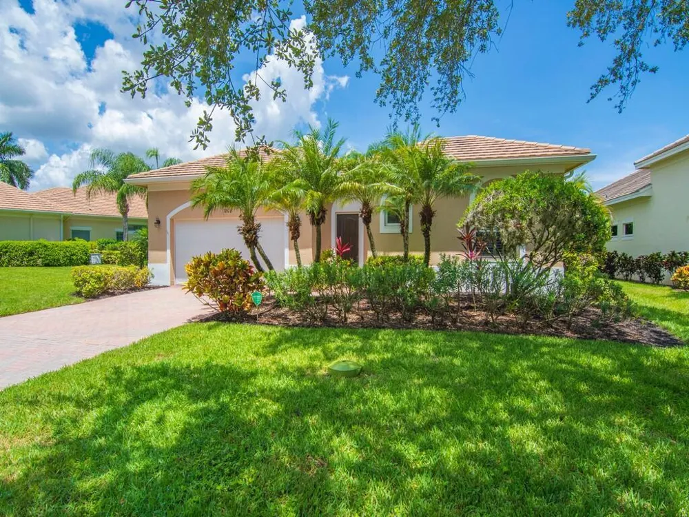 1208 Riverwind Circle Vero Beach, FL 32967