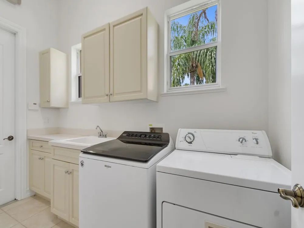 1208 Riverwind Circle Vero Beach, FL 32967