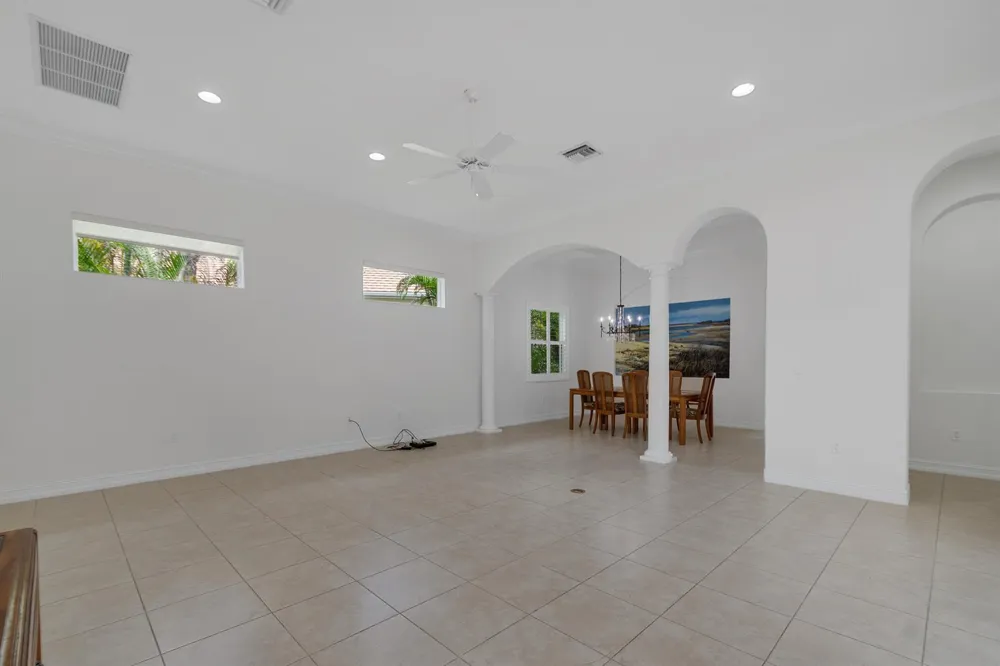 1208 Riverwind Circle Vero Beach, FL 32967