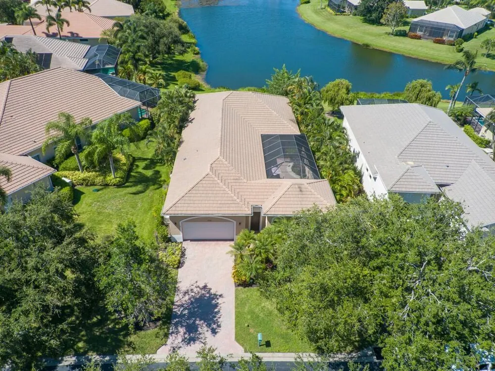 1208 Riverwind Circle Vero Beach, FL 32967