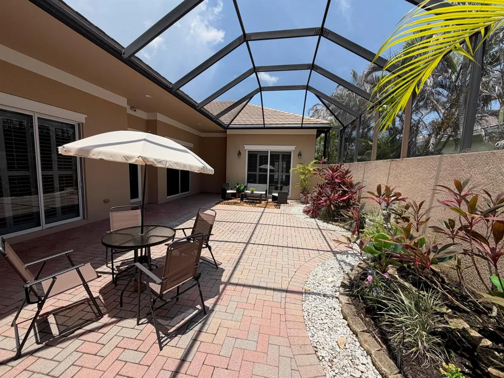 1208 Riverwind Circle Vero Beach, FL 32967