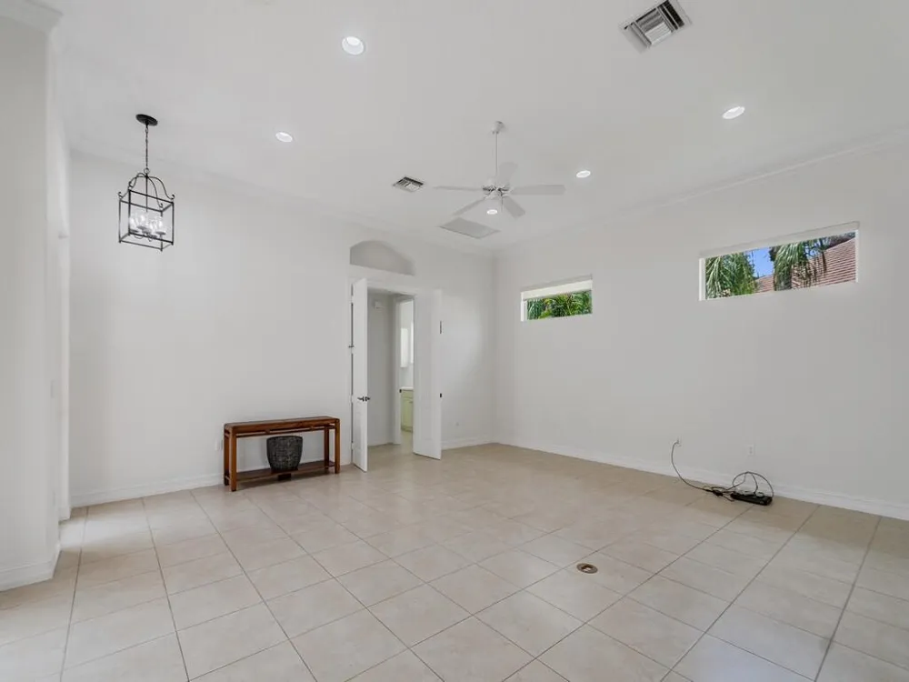 1208 Riverwind Circle Vero Beach, FL 32967