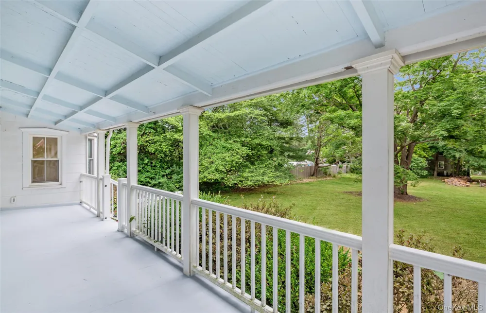 6 Oxford Avenue Shelter Island, NY 11964