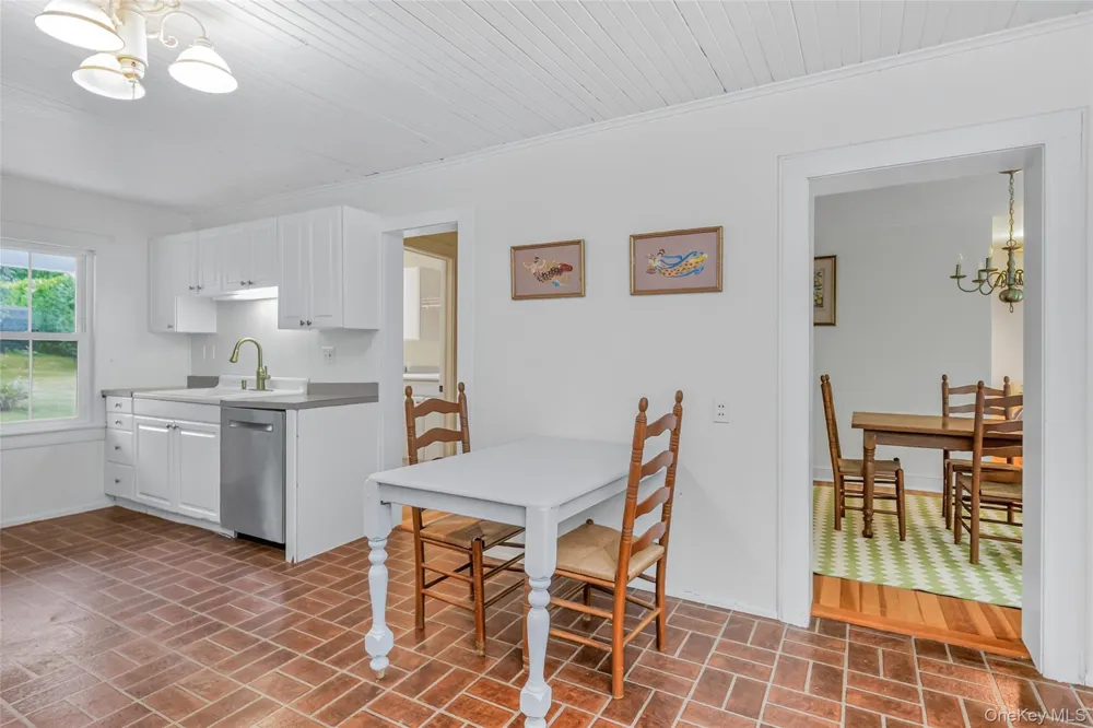 6 Oxford Avenue Shelter Island, NY 11964