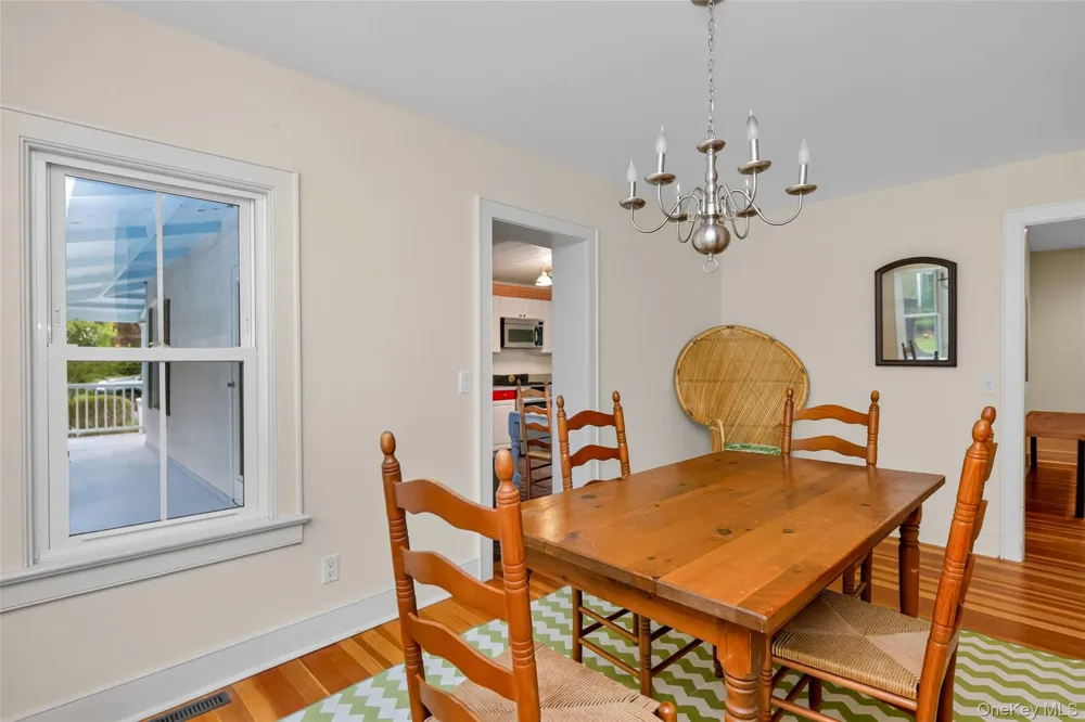 6 Oxford Avenue Shelter Island, NY 11964