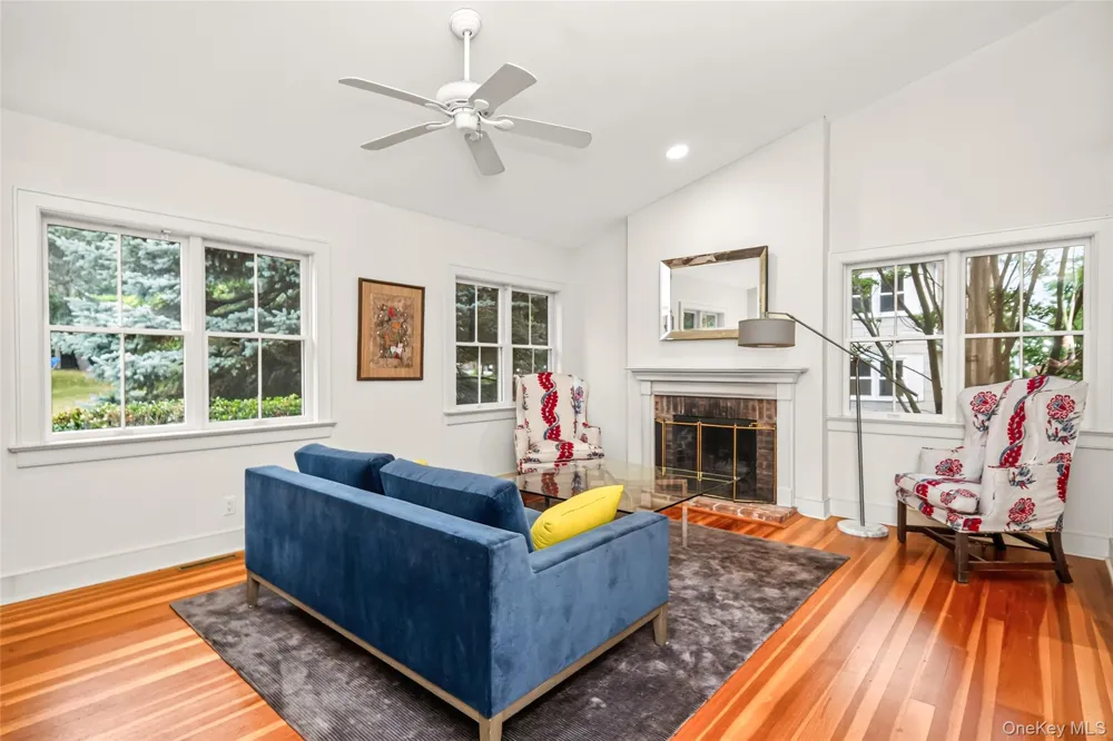 6 Oxford Avenue Shelter Island, NY 11964