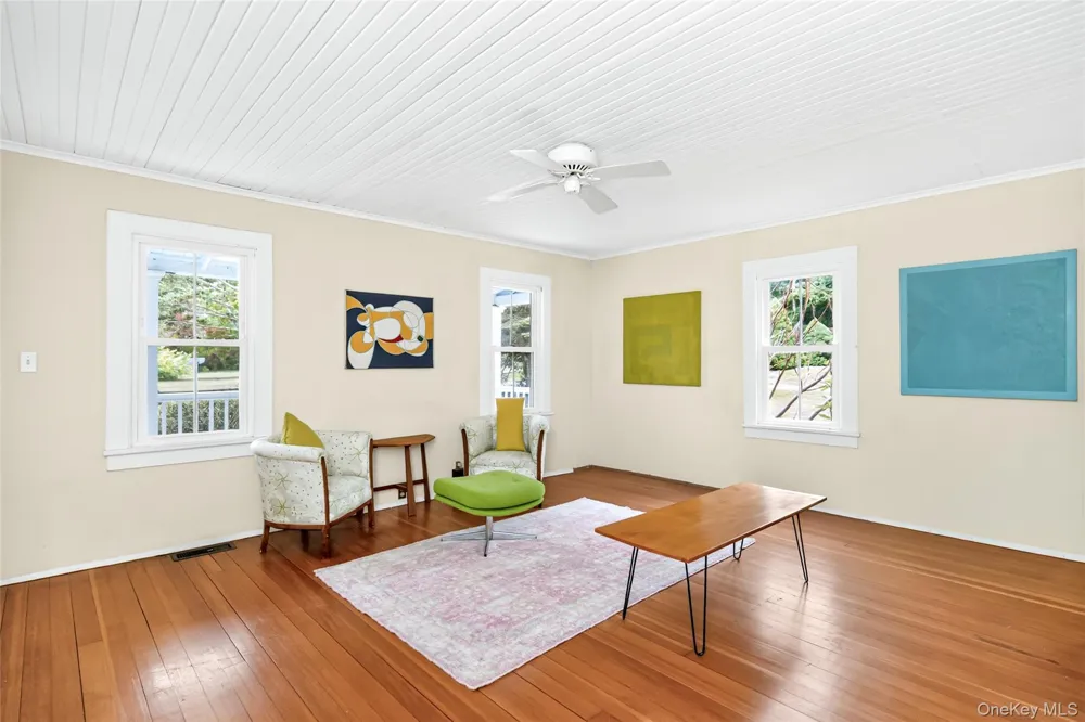 6 Oxford Avenue Shelter Island, NY 11964