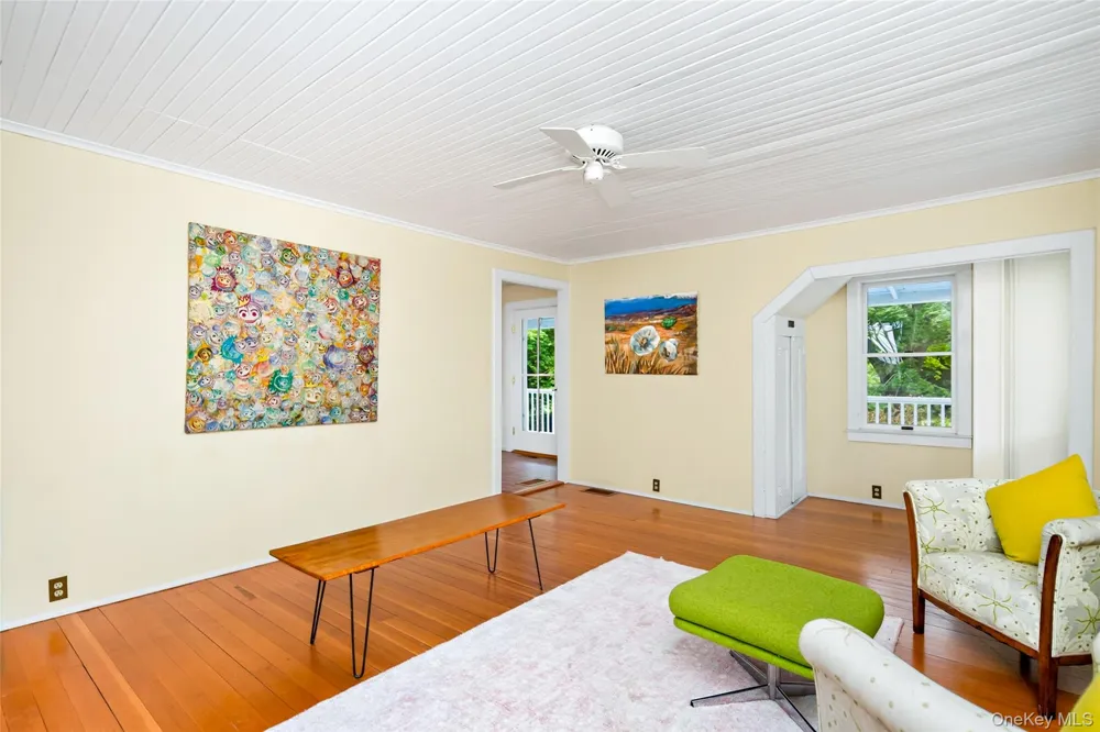 6 Oxford Avenue Shelter Island, NY 11964