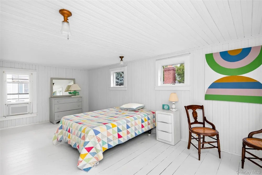 6 Oxford Avenue Shelter Island, NY 11964