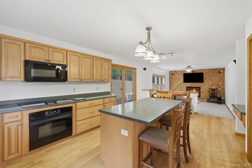 515 Samsonville Road Kerhonkson, NY 12446