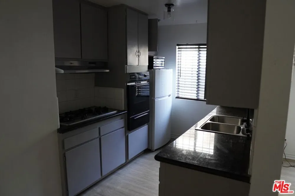 912 Hilldale #3 West Los Angeles, CA 90069