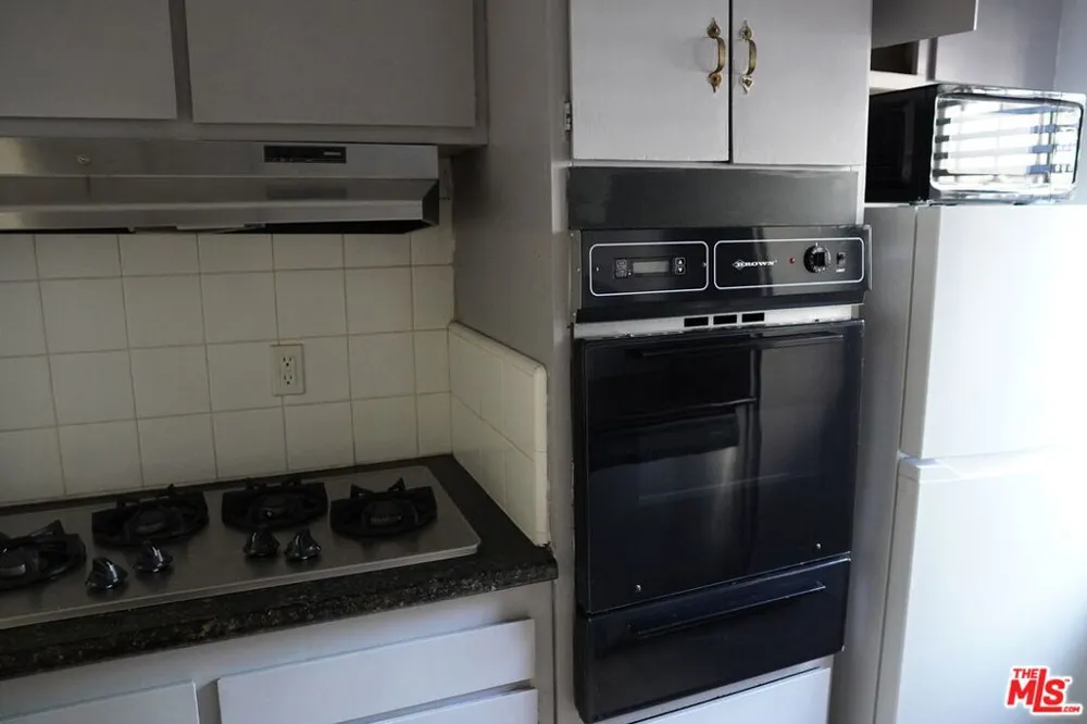 912 Hilldale #3 West Los Angeles, CA 90069
