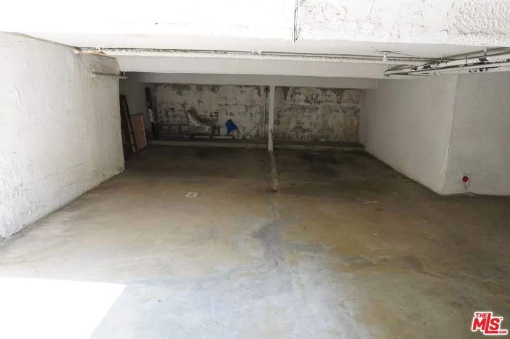 912 Hilldale #3 West Los Angeles, CA 90069