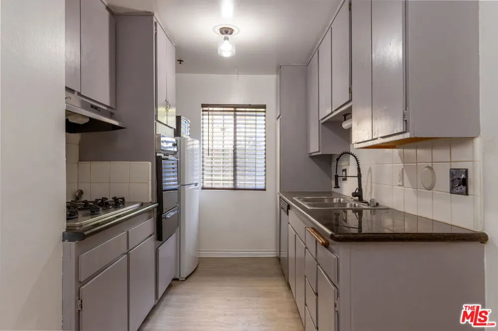912 Hilldale #3 West Los Angeles, CA 90069
