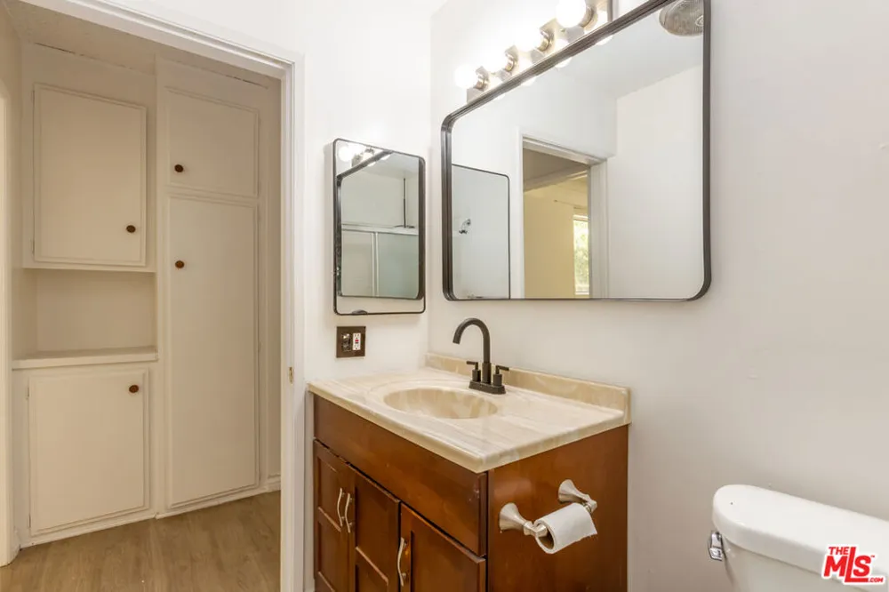 912 Hilldale #3 West Los Angeles, CA 90069