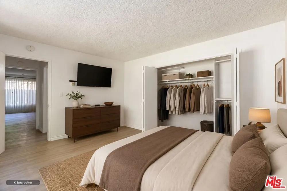 912 Hilldale #3 West Los Angeles, CA 90069