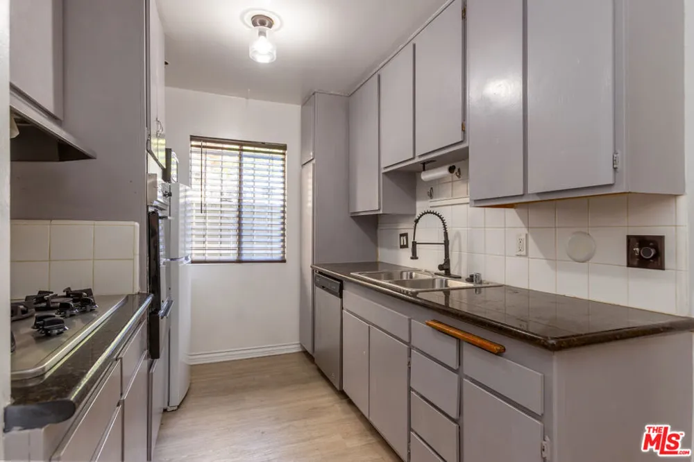 912 Hilldale #3 West Los Angeles, CA 90069