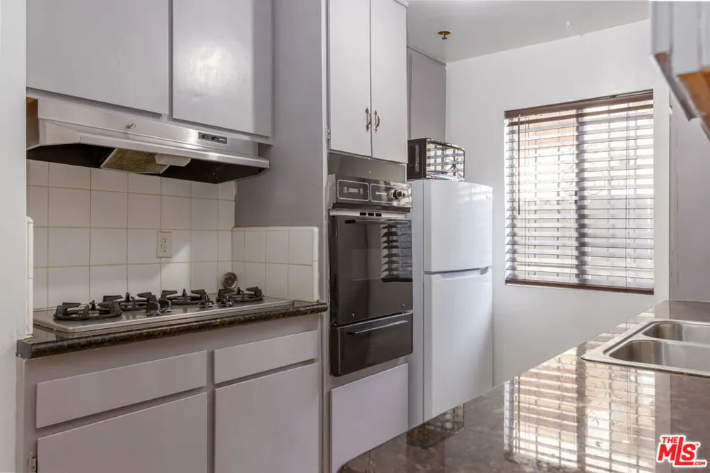 912 Hilldale #3 West Los Angeles, CA 90069
