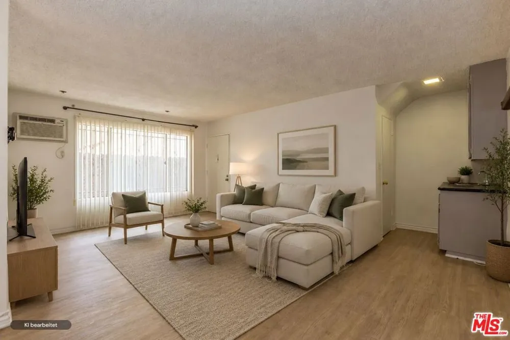 912 Hilldale #3 West Los Angeles, CA 90069