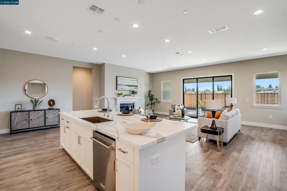 3137 Phoenix Ave Tracy, CA 95377