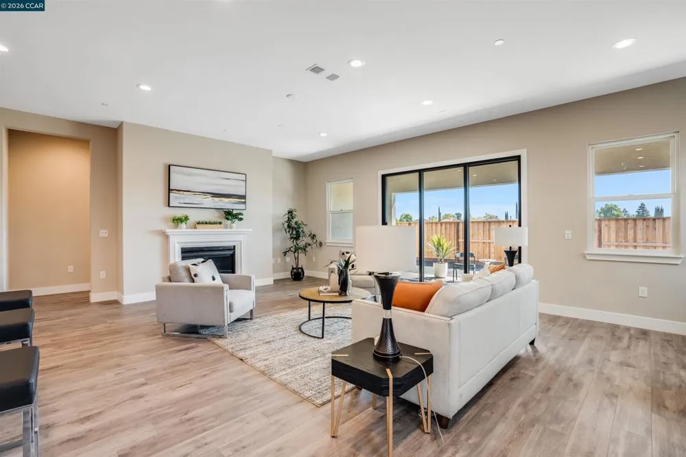 3137 Phoenix Ave Tracy, CA 95377