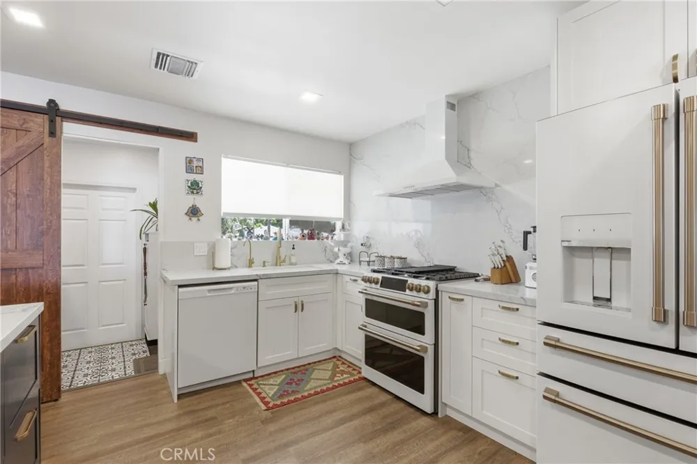 11637 Prager Lakeview Terrace, CA 91342