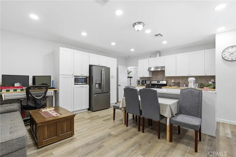 11637 Prager Lakeview Terrace, CA 91342