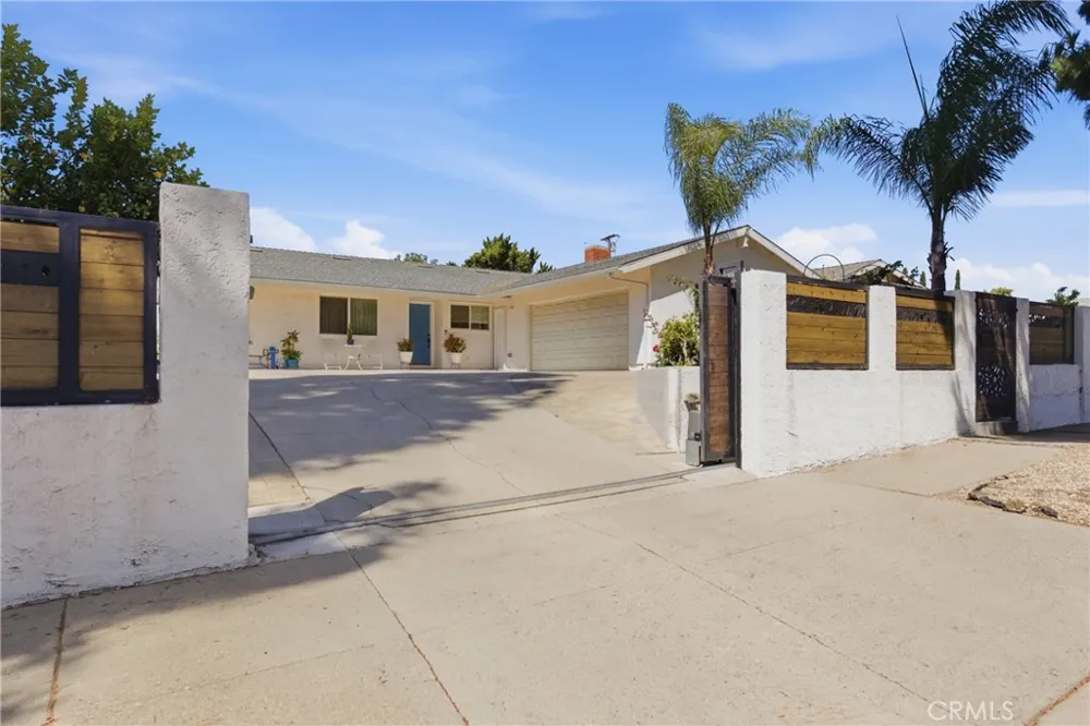 11637 Prager Lakeview Terrace, CA 91342
