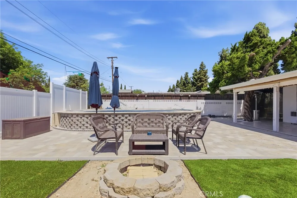 11637 Prager Lakeview Terrace, CA 91342