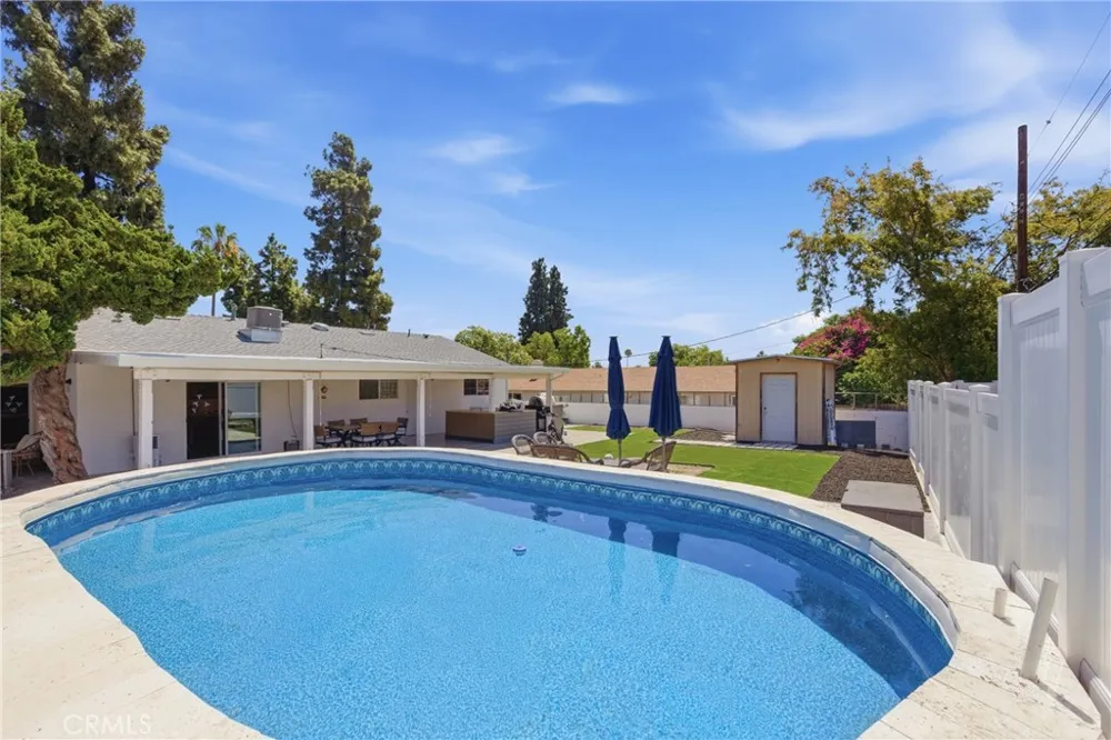 11637 Prager Lakeview Terrace, CA 91342