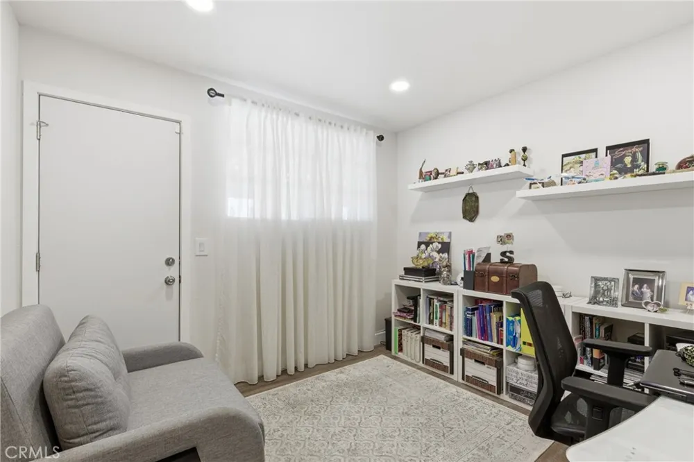 11637 Prager Lakeview Terrace, CA 91342