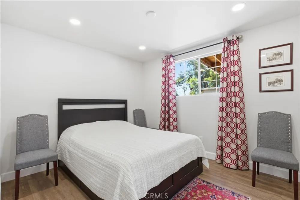 11637 Prager Lakeview Terrace, CA 91342