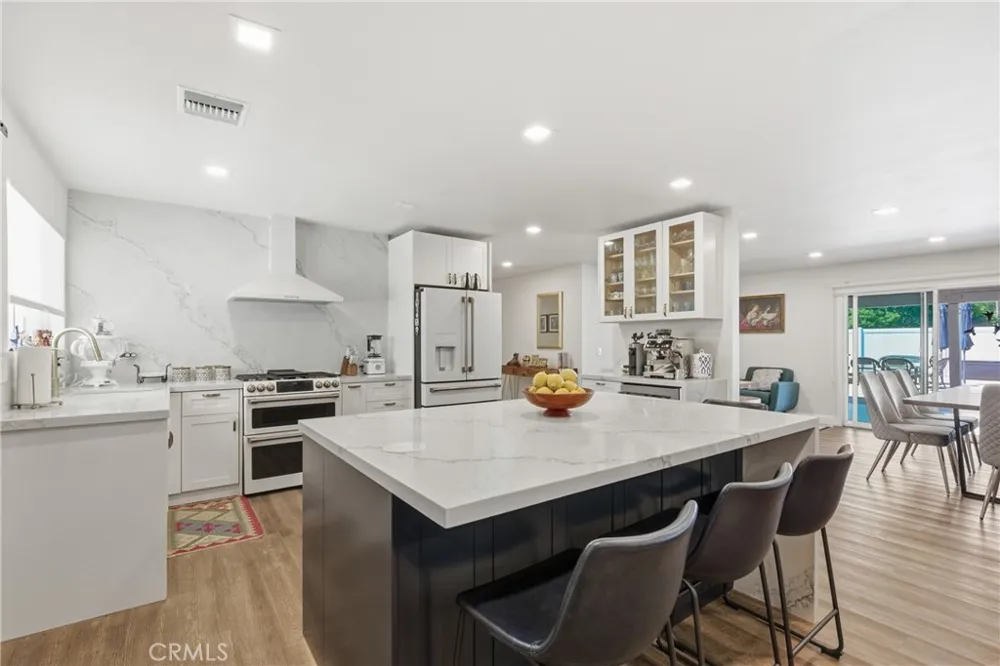 11637 Prager Lakeview Terrace, CA 91342