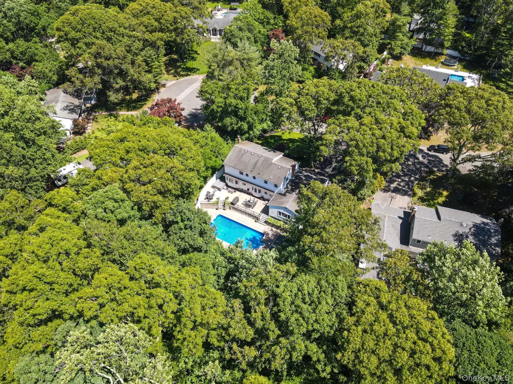 14 Sandpiper Court Smithtown, NY 11787