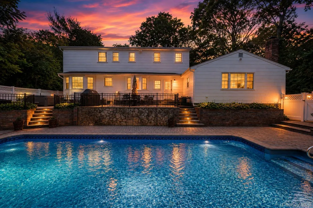 14 Sandpiper Court Smithtown, NY 11787