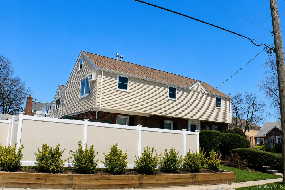 21104 Richland Avenue Oakland Gardens, NY 11364