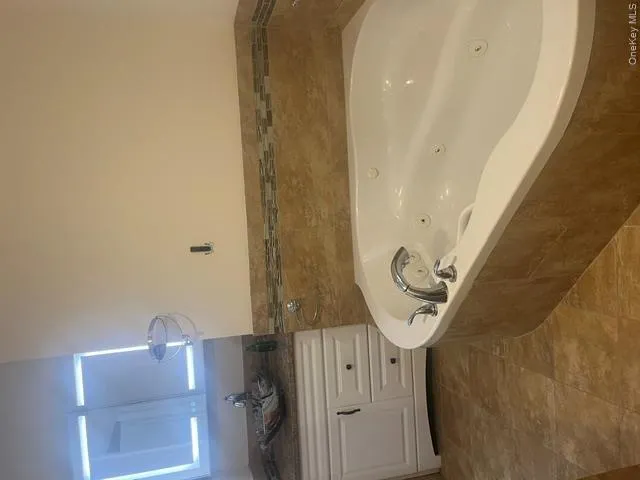 21104 Richland Avenue Oakland Gardens, NY 11364