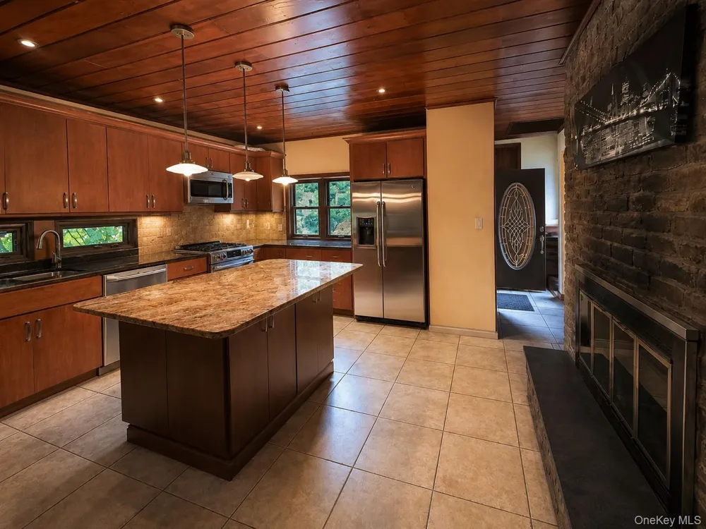 173 Old Nyack Turnpike Spring Valley, NY 10977