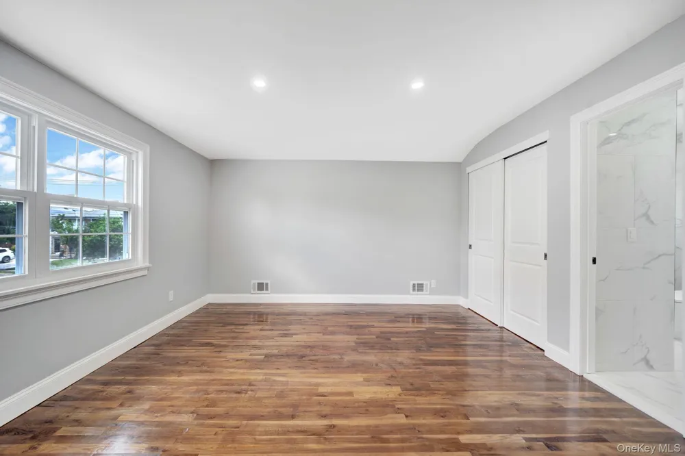 5 Notus Avenue Staten Island, NY 10312