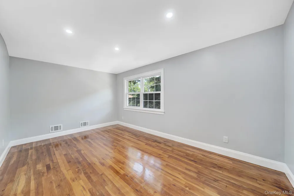 5 Notus Avenue Staten Island, NY 10312