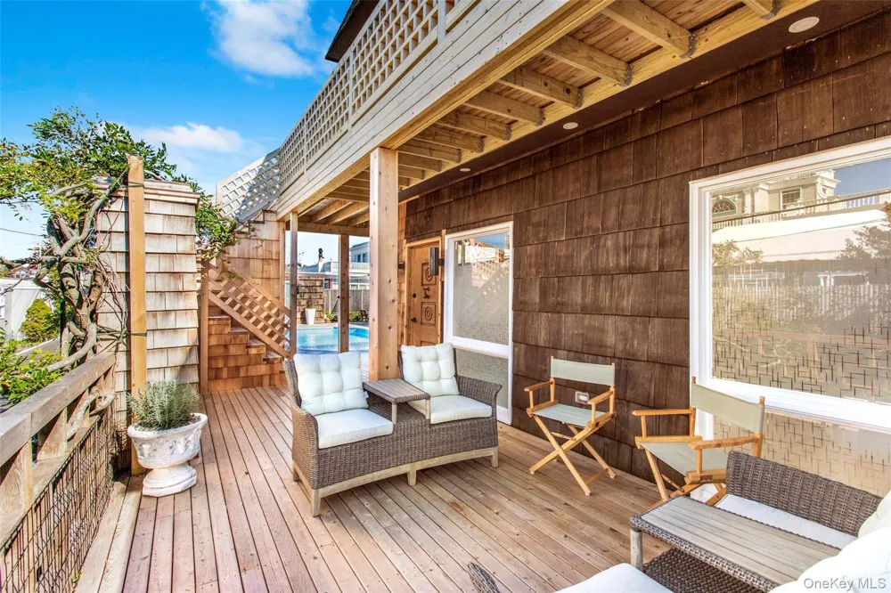 37 Bayview Walk Cherry Grove, NY 11782