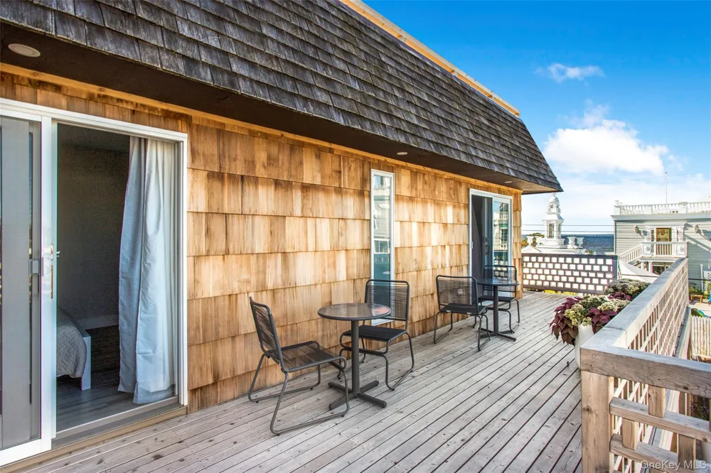 37 Bayview Walk Cherry Grove, NY 11782