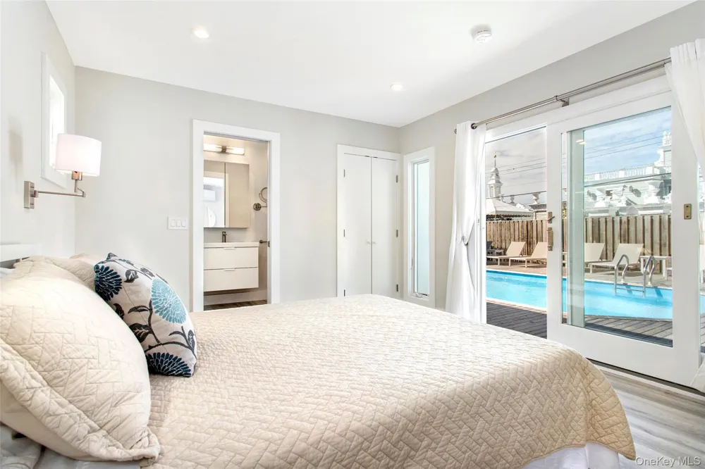 37 Bayview Walk Cherry Grove, NY 11782
