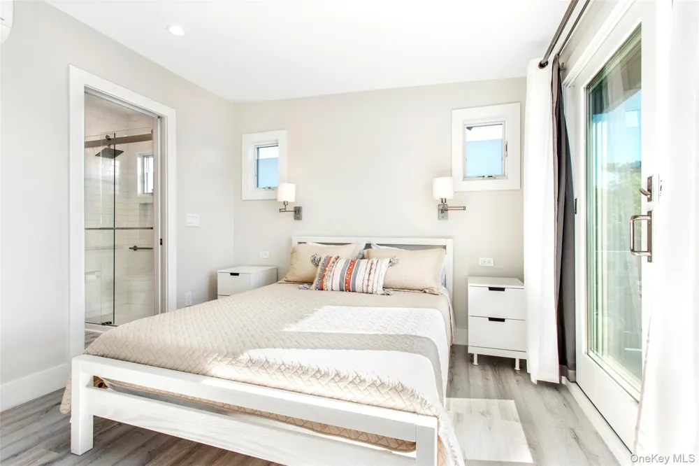 37 Bayview Walk Cherry Grove, NY 11782