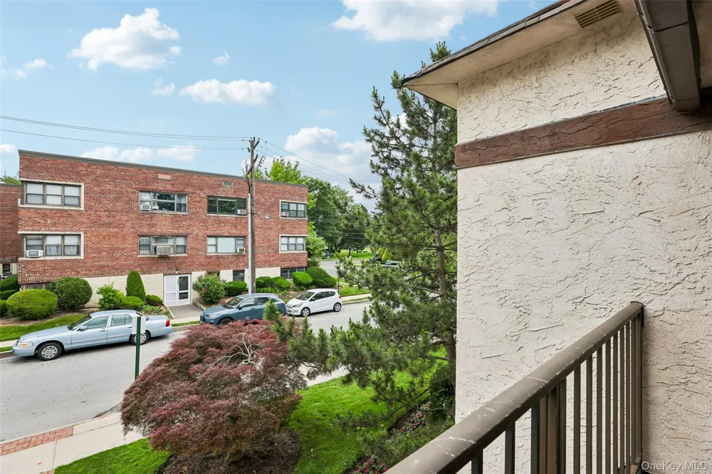 530 Hudson Avenue Cedarhurst, NY 11516