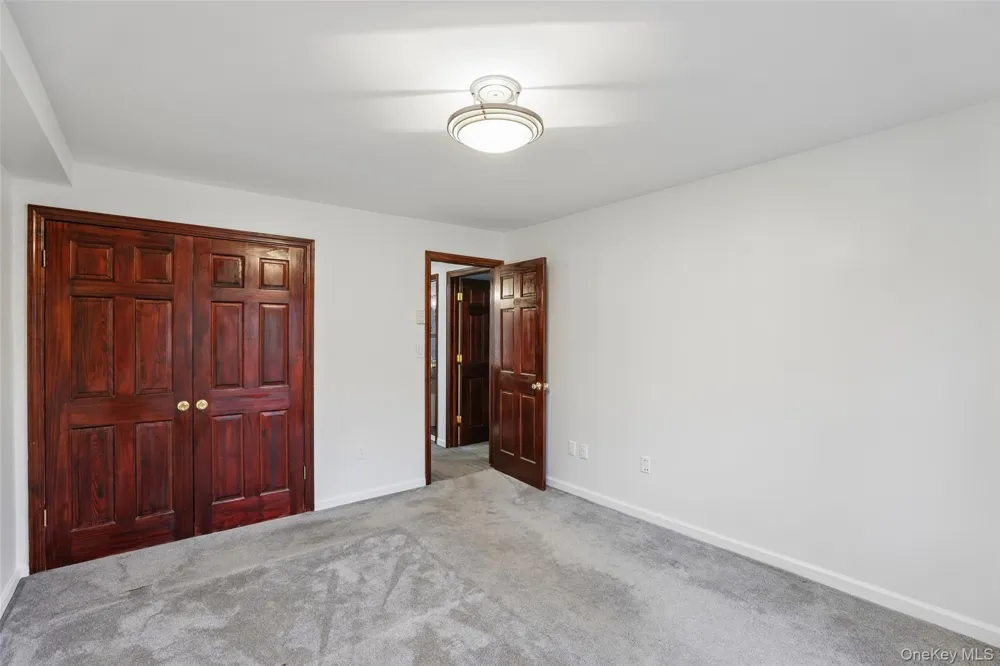 530 Hudson Avenue Cedarhurst, NY 11516